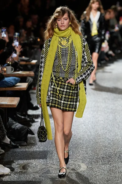 Look 61